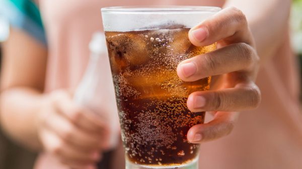 Beber refrigerante causa osteoporose? Saiba agora se isso é possível