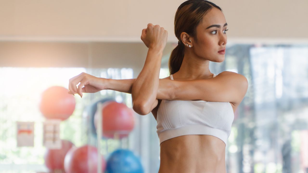 Um bom aquecimento ajuda a prevenir lesões e dores musculares