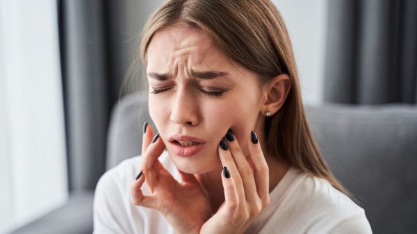 Inverno pode aumentar a sensibilidade nos dentes; veja como tratar