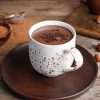 Aprenda duas receitas deliciosas de chocolate quente