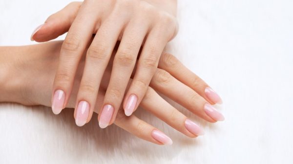 Confira as dicas que a nail designer separou para quem quer cuidar melhor das unhas de gel