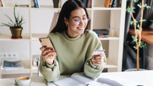 Girl Math: saiba como ela pode ser prejudicial para as finanças