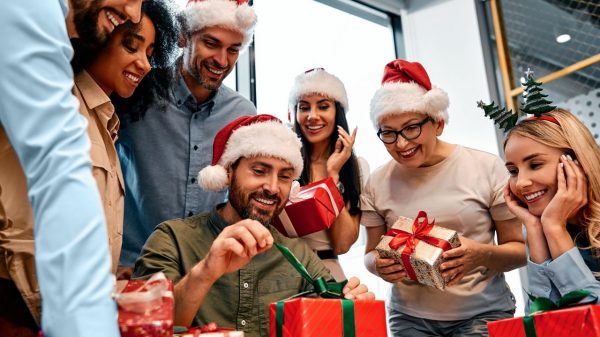 Saiba como não se decepcionar com o presente do amigo secreto