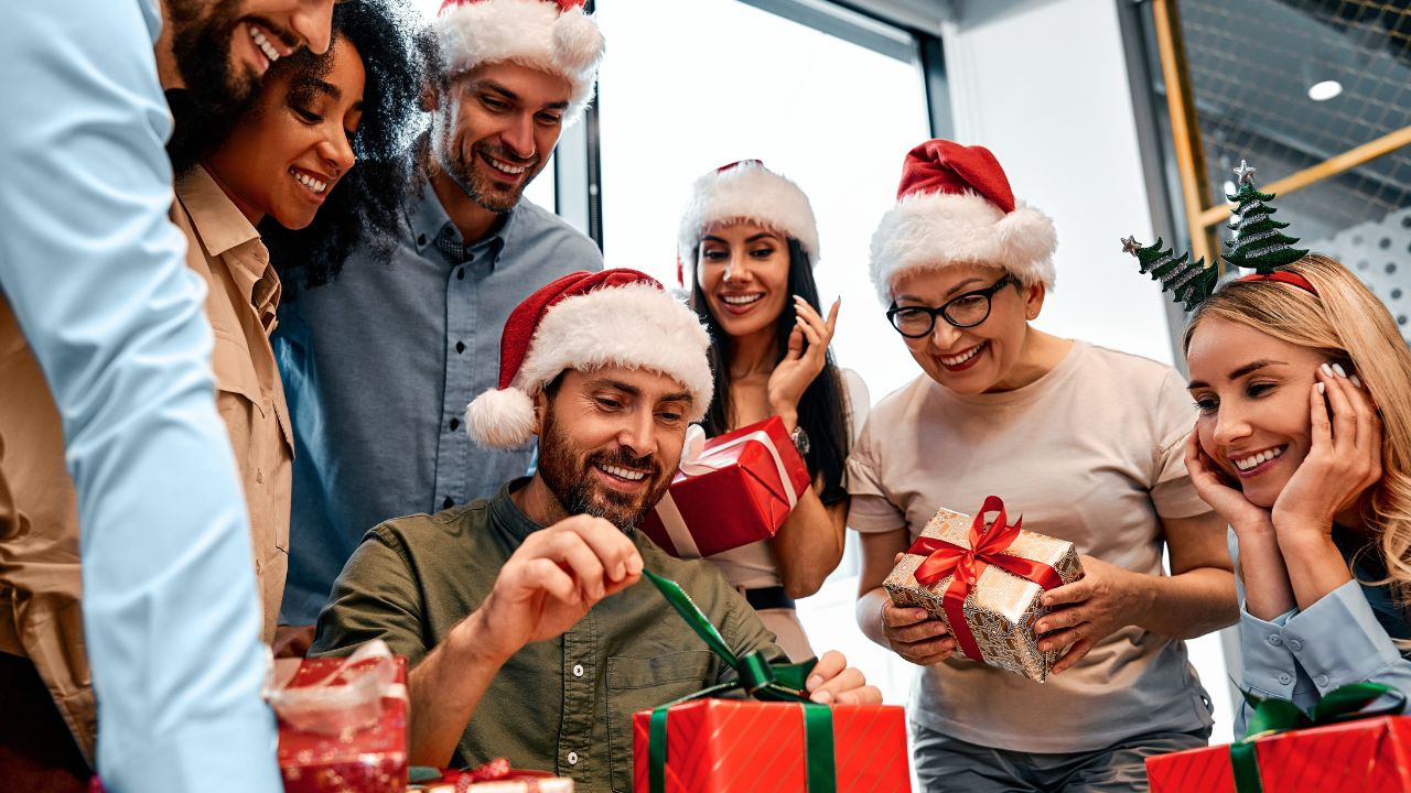 Saiba como não se decepcionar com o presente do amigo secreto