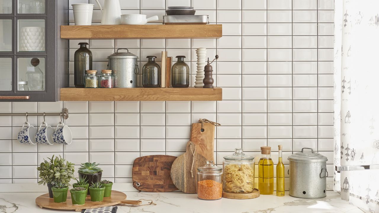 Veja como ganhar espaço na organização da cozinha