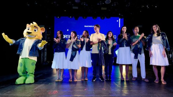 Uniforme utilizado pela delegação brasileira na Cerimônia de Abertura das Olimpíadas de Paris foi alvo de críticas nas redes sociais