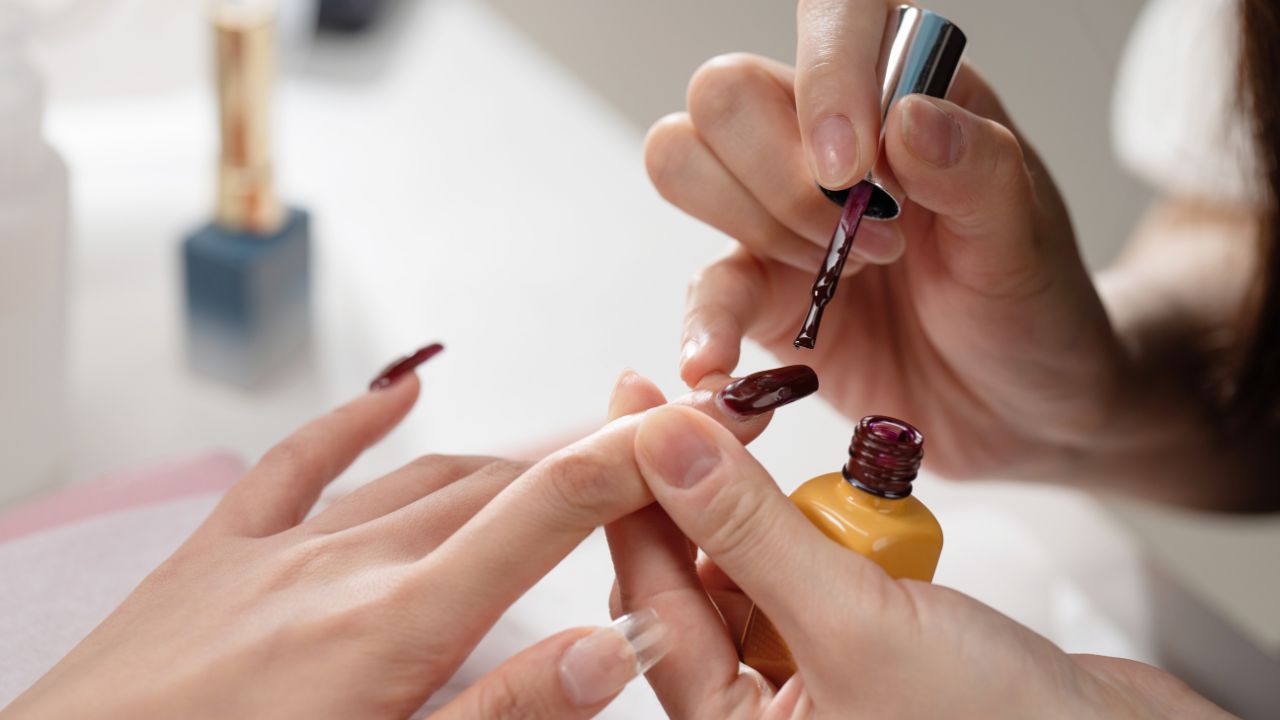 Saiba quais são as tendências de nail art que estão em alta e experimente nas suas unhas!