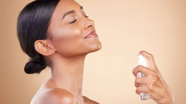 Especialista explica a diferença entre deo-colônia, body spray e body splash e como utilizar cada produto no dia a dia