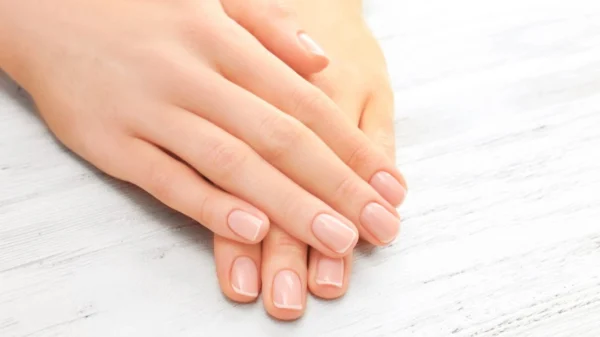 Conheça produtos para deixar as unhas fortes