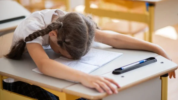 Descubra como ajudar seu filho contra o calor na escola