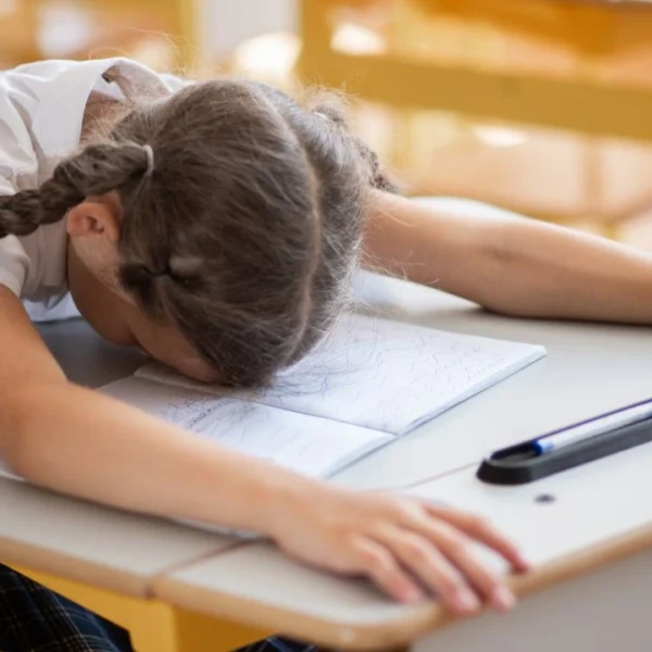 Descubra como ajudar seu filho contra o calor na escola