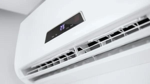Especialista explica como evitar a proliferação de microrganismos em sistemas de climatização e quais tecnologias ajudam a prevenir o problema