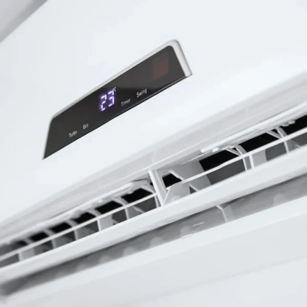 Especialista explica como evitar a proliferação de microrganismos em sistemas de climatização e quais tecnologias ajudam a prevenir o problema
