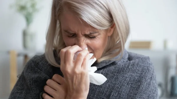 A vacinação contra gripe é fundamental para proteger a saúde dos idosos de complicações relacionados à doença