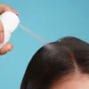 Lavar o cabelo no frio pode ser um desafio, mas com alguns truques é possível manter os fios limpos e macios todos os dias