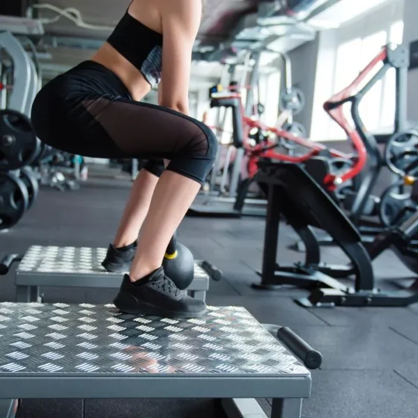 Segundo cirurgião vascular, a prática de musculação não causa varizes, mas exige cuidados para evitar problemas