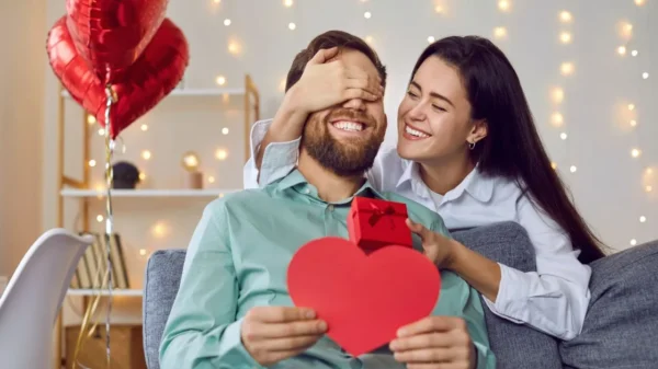 Confira lista com ideias de presentes criativos, afetivos e conscientes para presentear neste Dia dos Namorados