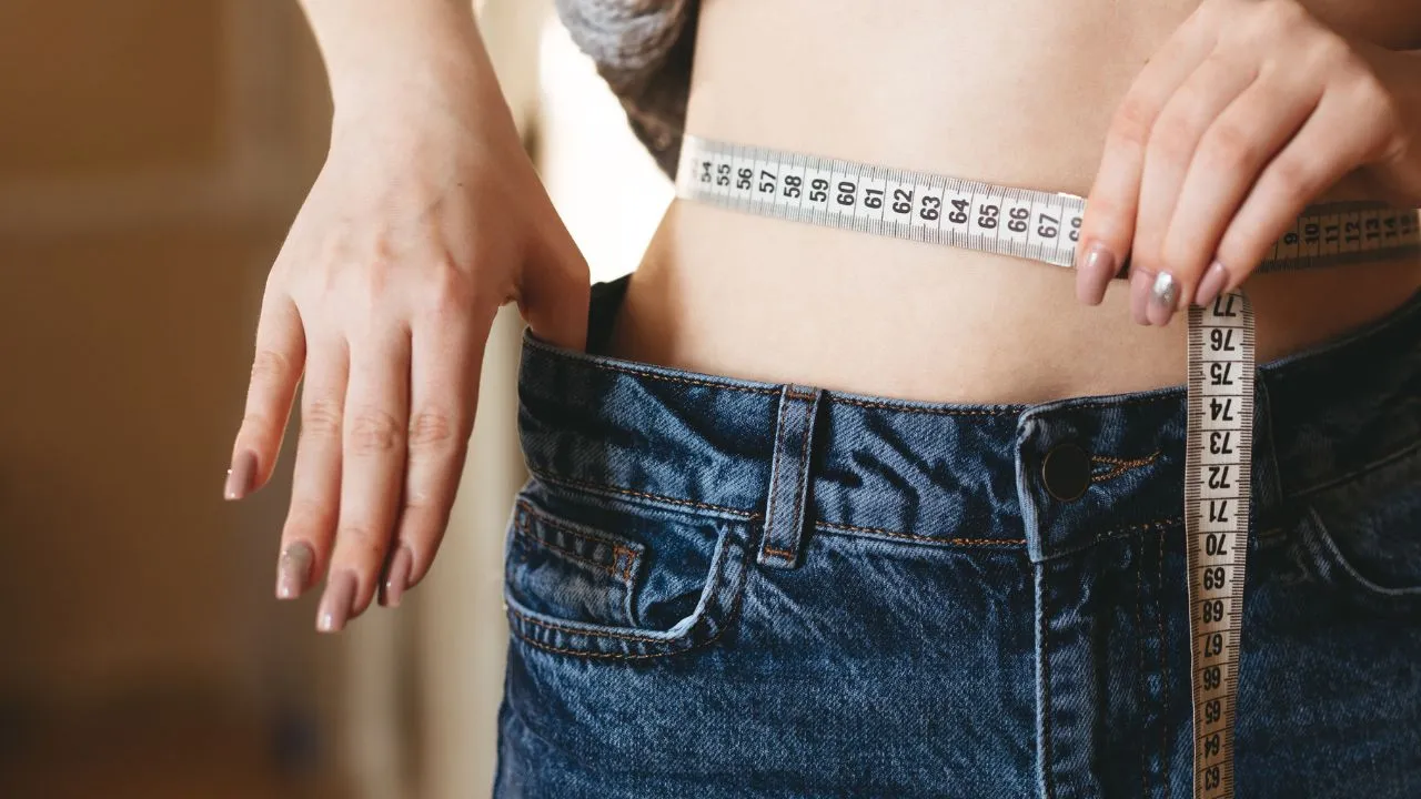Emagrecer na menopausa pode exigir atenção multidisciplinar, com adoção de dieta saudável, prática de exercícios e reposição hormonal