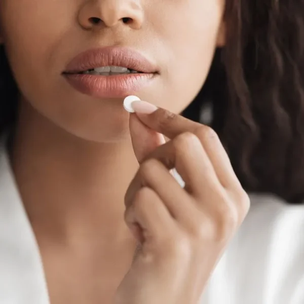 Estudo aponta que uso indiscriminado dos medicamentos para crise pode piorar o quadro de enxaqueca e até prejudicar a função cerebral