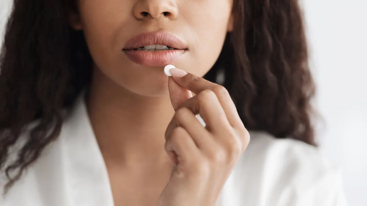 Estudo aponta que uso indiscriminado dos medicamentos para crise pode piorar o quadro de enxaqueca e até prejudicar a função cerebral