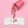 Ginecologista explica como quebrar tabus e conversar abertamente sobre menstruação com as meninas para ajudá-las a entender sobre o tema