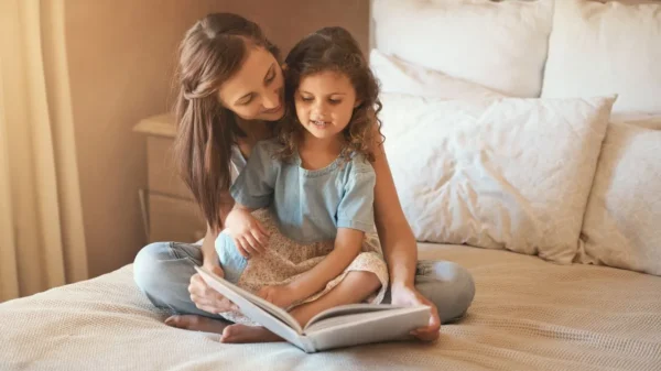 Especialista traz sugestões práticas para aproveitar o tempo livre com crianças e incentivar a leitura durante o período de recesso escolar