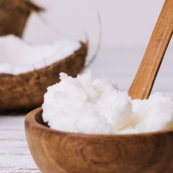 7 benefícios do óleo de coco na beleza